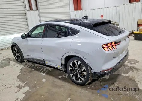 2021 Ford Mustang Mach-E Premium z USA, uszkodzony, nr VIN 3FMTK3SU3MMA60586
